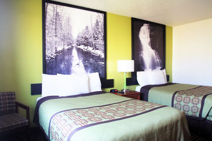 2 Double Beds (2 of 6)