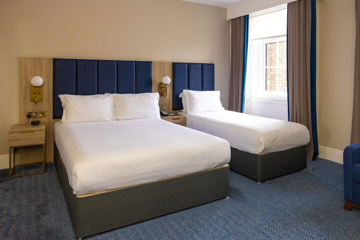 Room 83 of 249