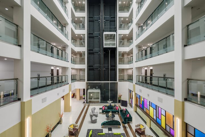 Entrance & Lobby