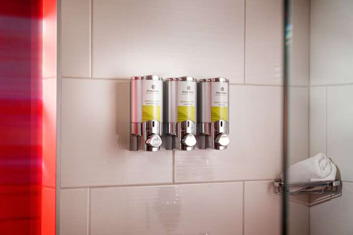 Bathroom amenities