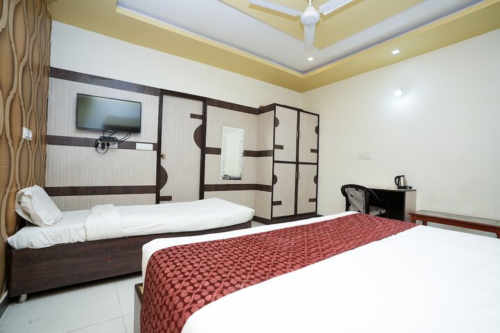 Room 15 of 33