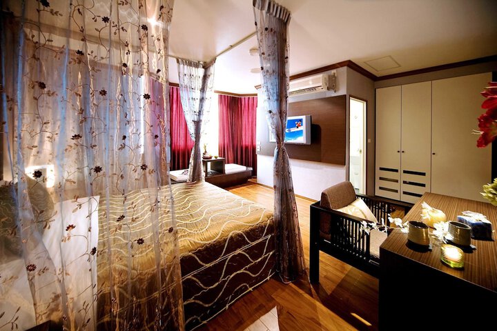 Room 11 of 54