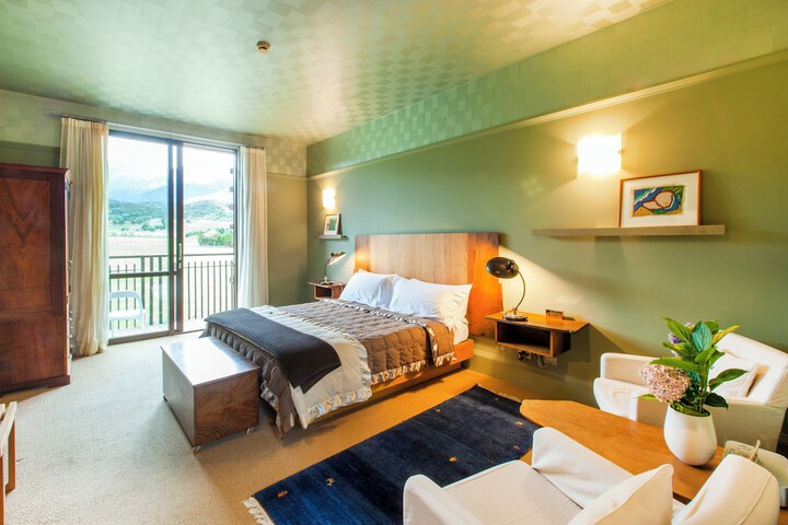 Room 9 of 46
