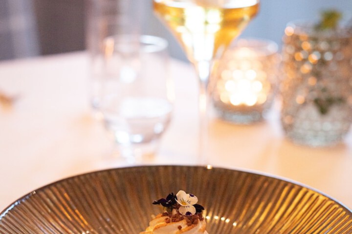 Dining 97 of 136