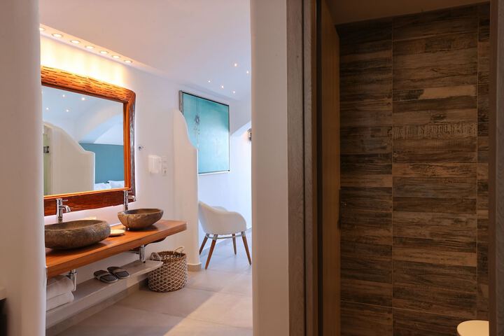 Room 74 of 106