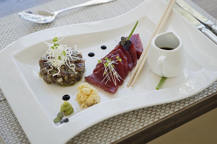 Dining 60 of 98