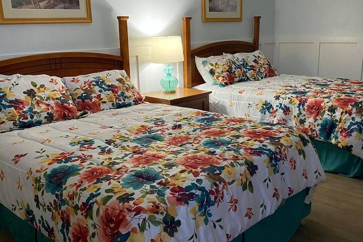 Room 4 of 9