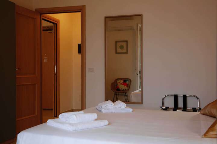 Room 13 of 94