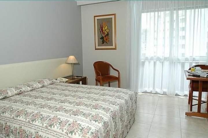 Room 18 of 28