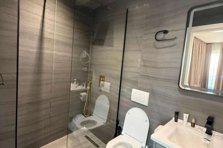 Room 64 of 109