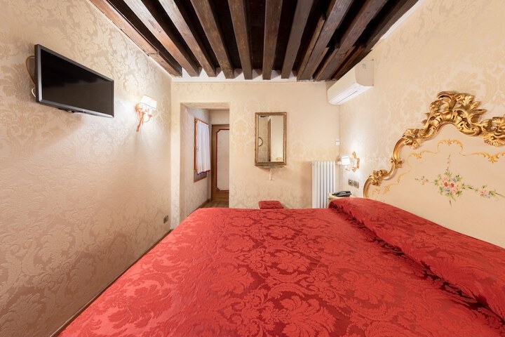 Room 14 of 45