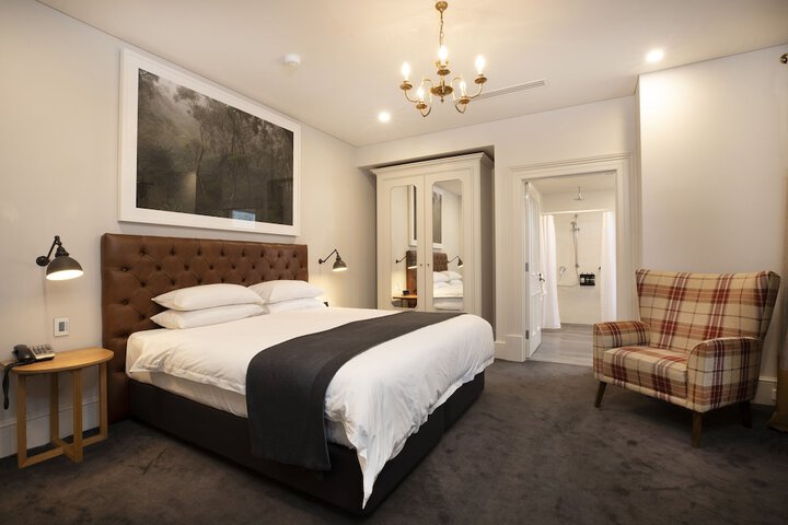 Room 10 of 24