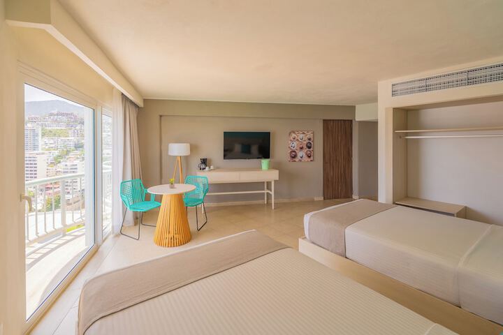 Room 30 of 165