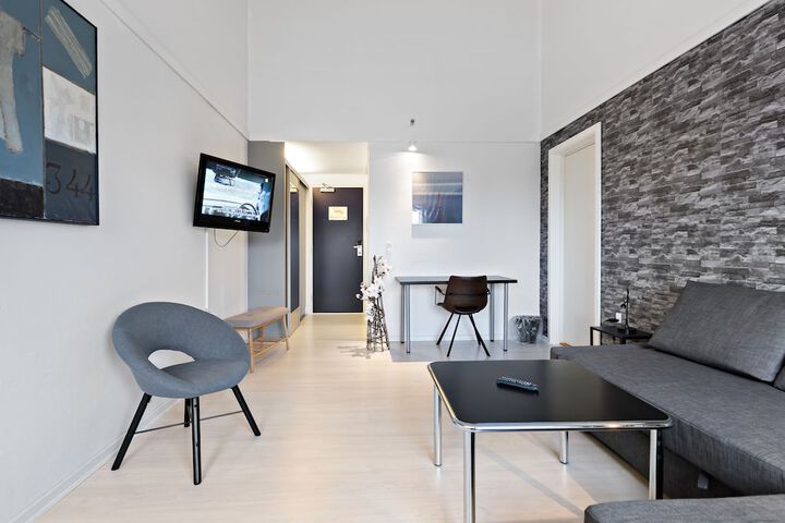 Room 8 of 40