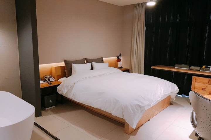Room 7 of 47