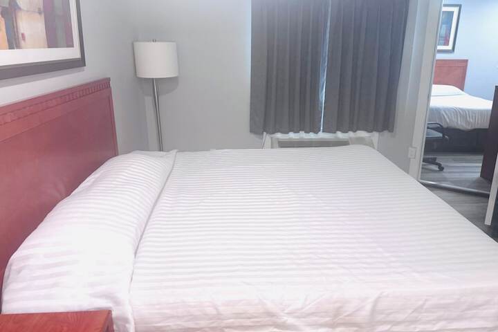 Room 10 of 30