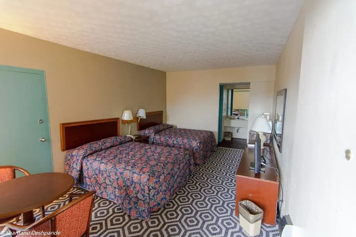Image of UNIVERSITY INN