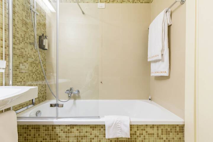 Room 119 of 254