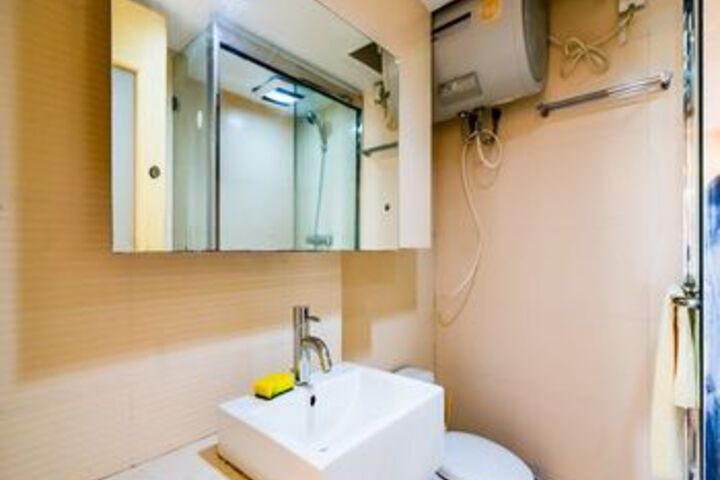 Room 10 of 47