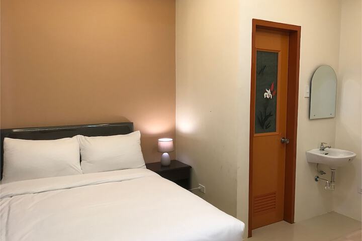 Room 10 of 42