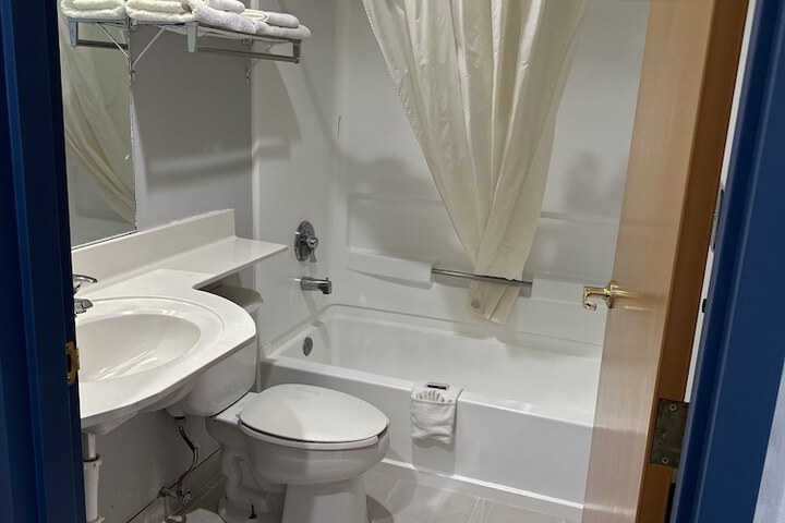 Room 15 of 34