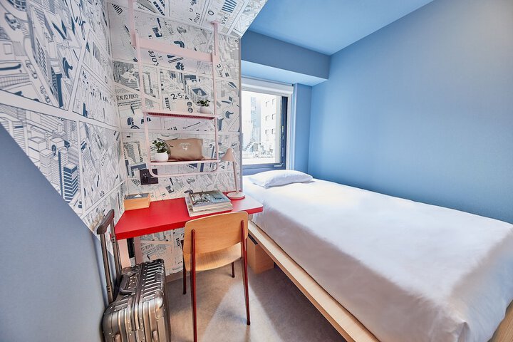 Room 8 di 60