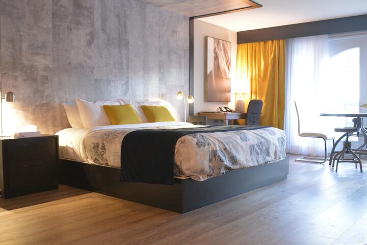 Room 4 of 61
