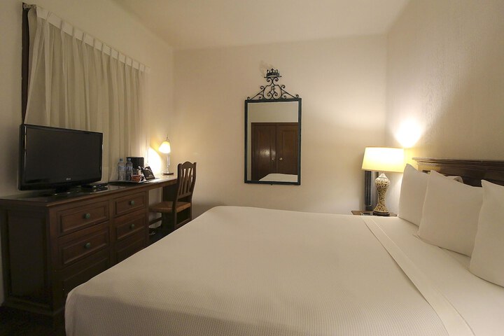 Room 15 of 50
