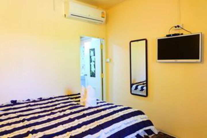 Room 13 of 25