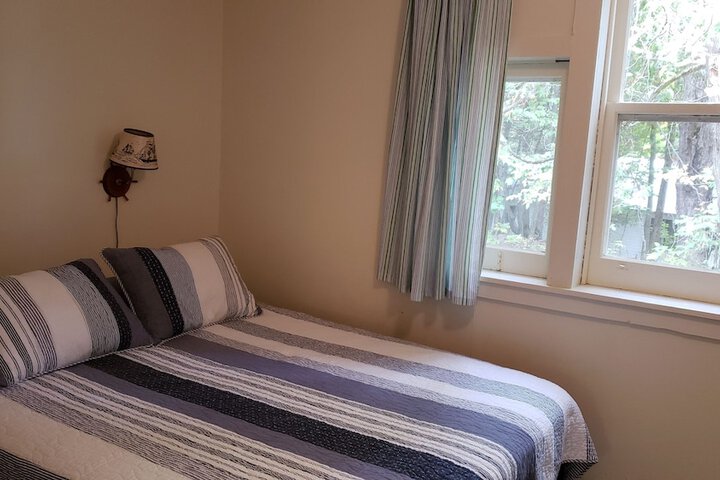 Room 17 of 215