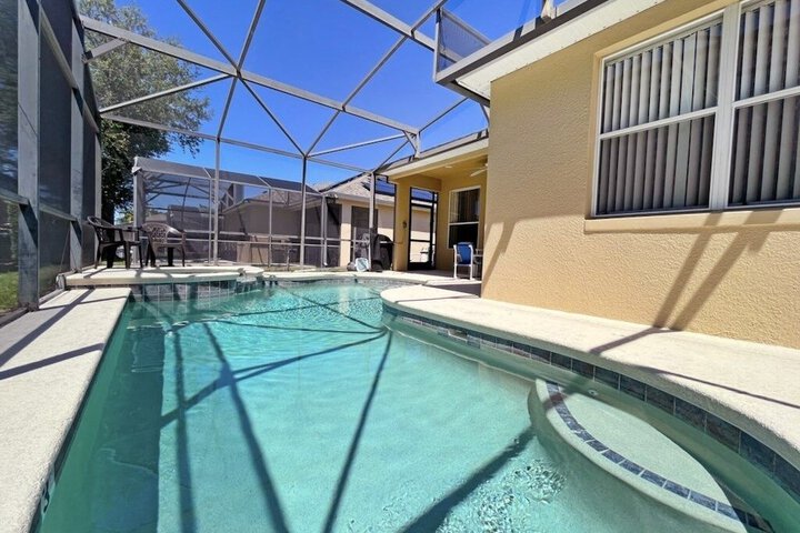 Pool 18 of 32
