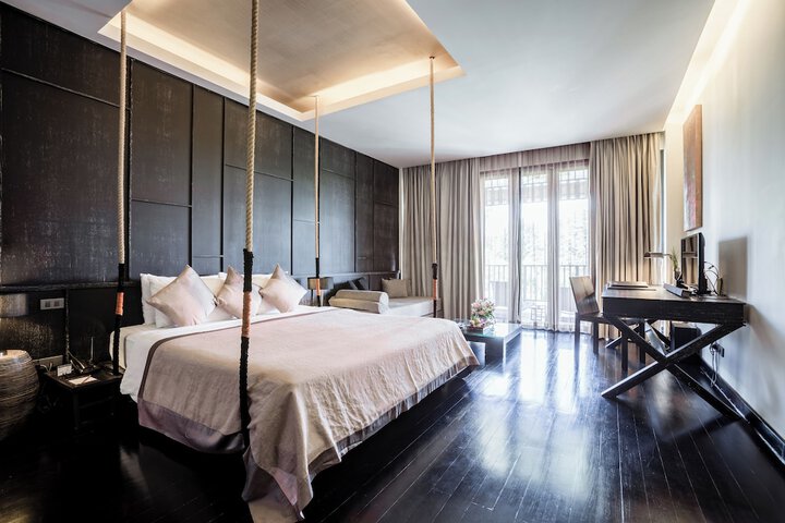 Room 10 of 84