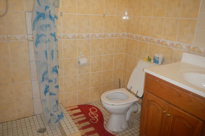 Room 82 of 128