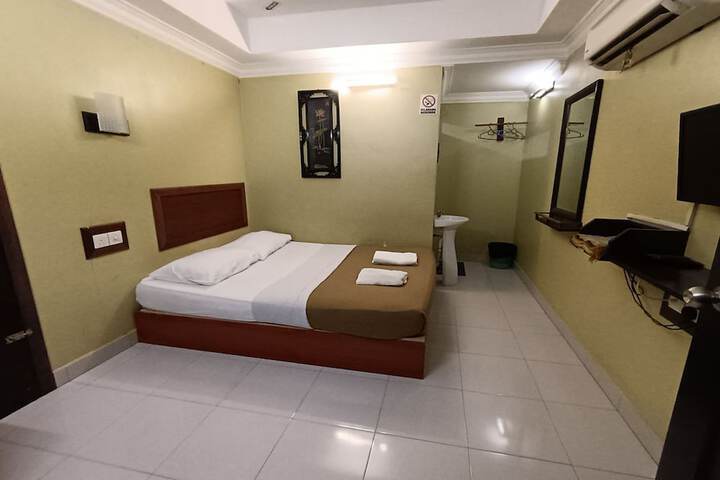 Room 10 of 41