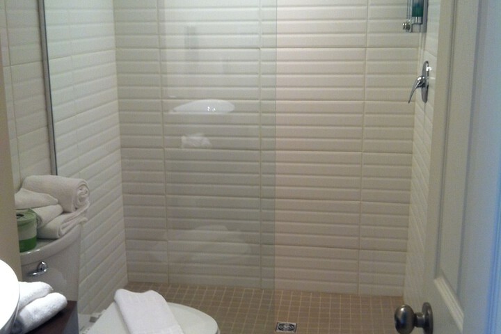 Room 13 of 22