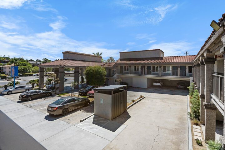 Hotel Entry