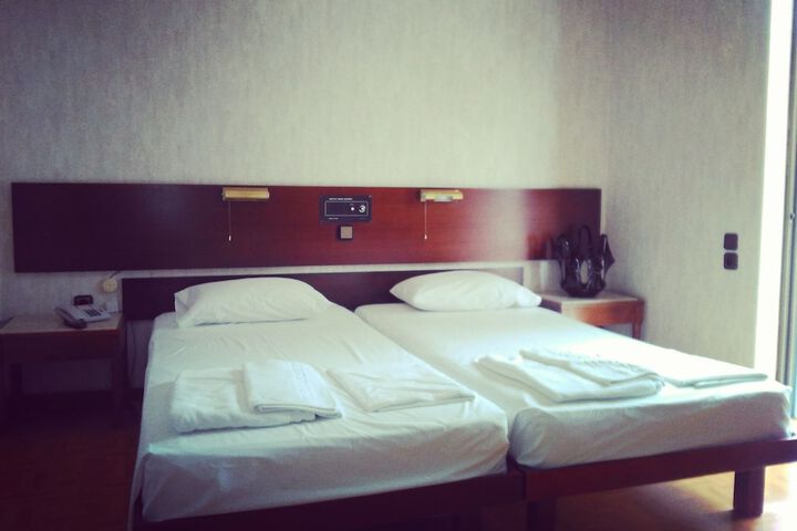 Room 9 of 9