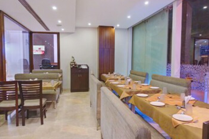 Dining 15 of 24