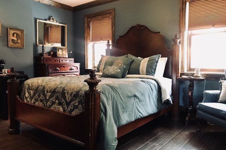 Room 53 of 95