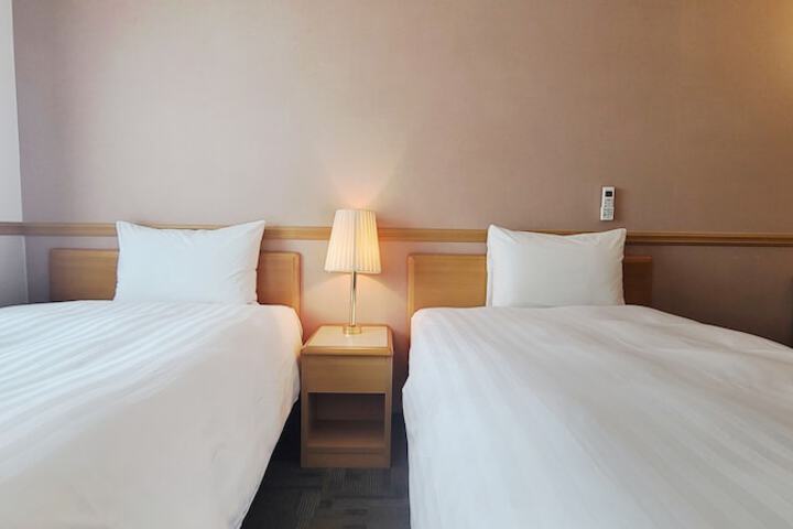 Room 22 of 40