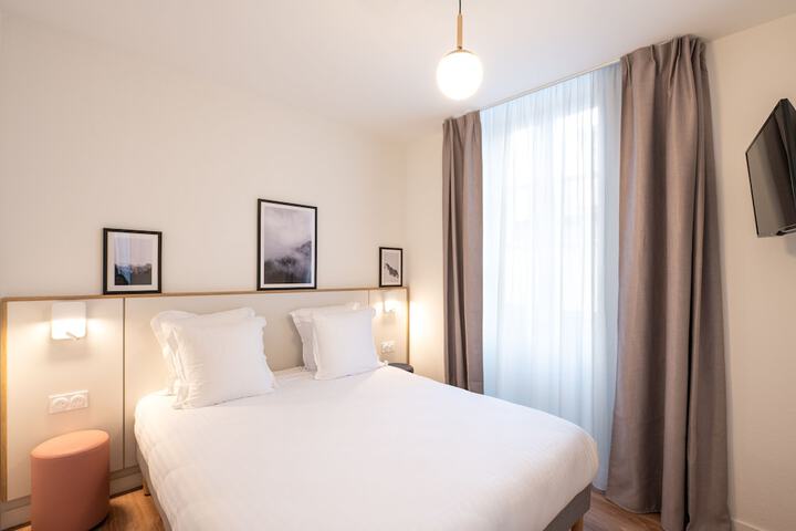 Room 9 of 47