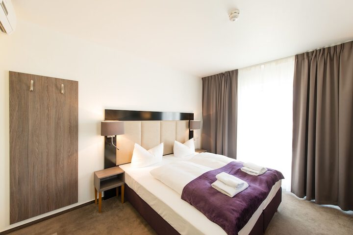 Room 9 of 46