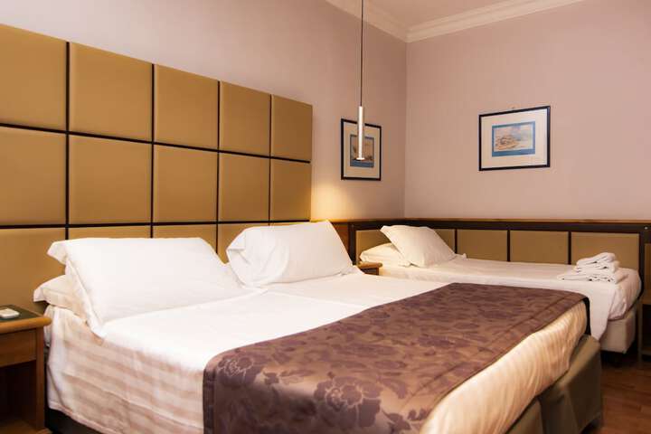 Room 38 of 167