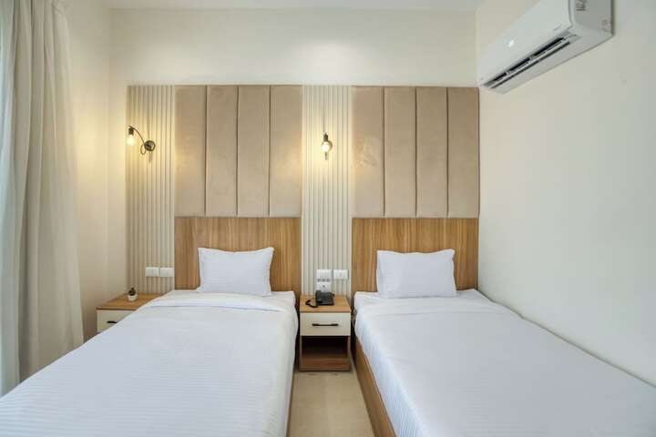 Room 33 of 111