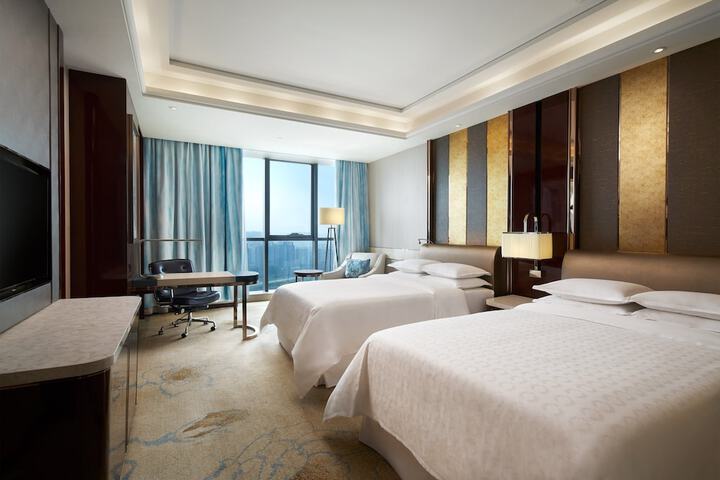 Room 6 of 32