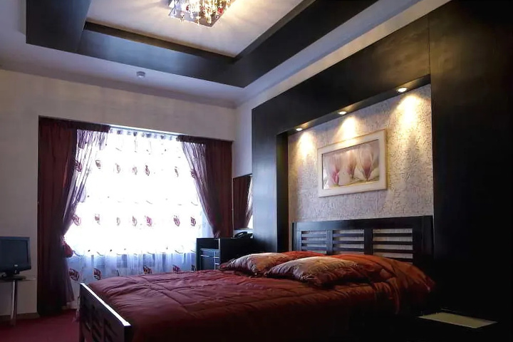 Room 3 of 7