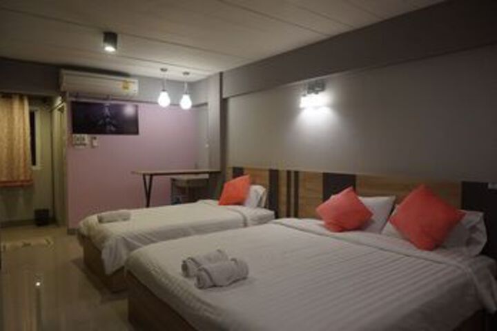Room 28 of 40