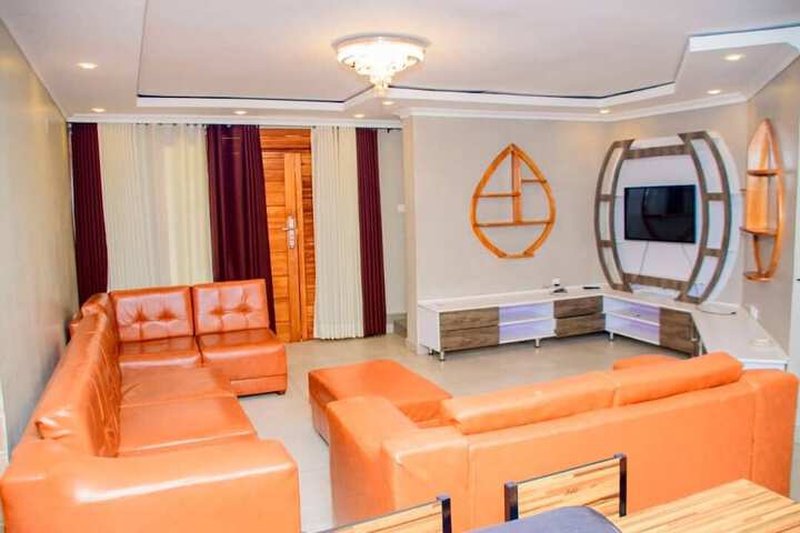Room 5 of 7