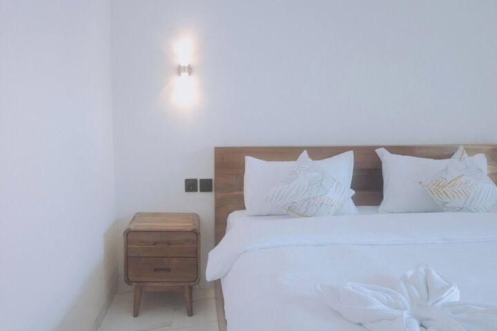 Room 13 of 42