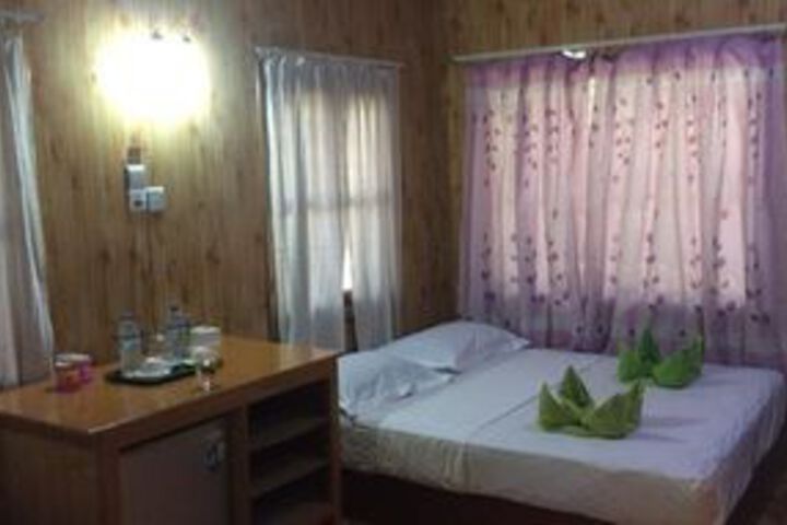 Room 12 of 32